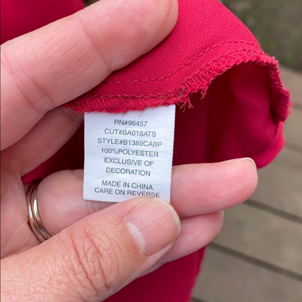 Red blouse - Picture 4 of 6